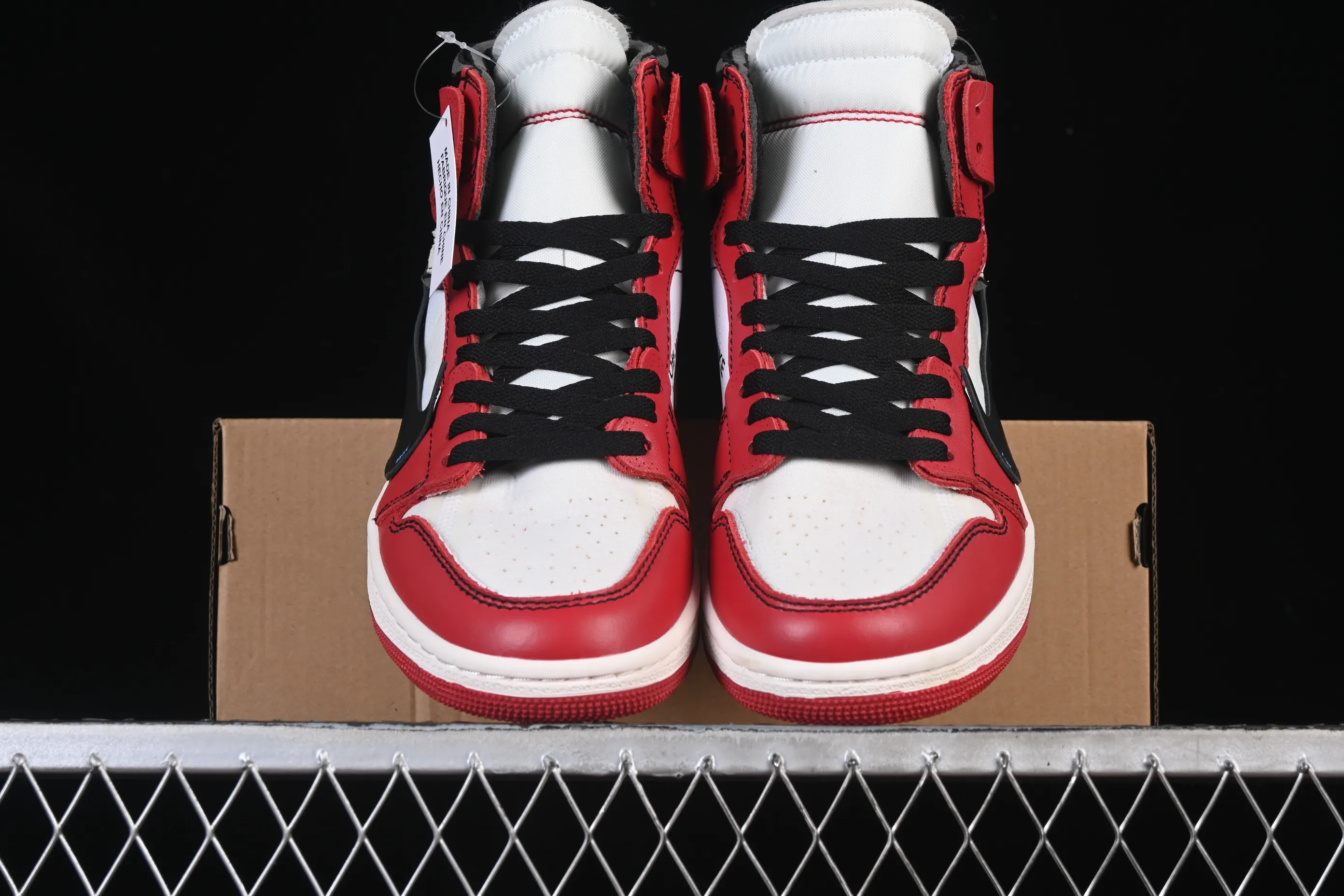 All categories Air Jordan Jordan series basketball shoes Air Jordan 1 High pure original special price Off White x Air Jordan OW AJ1 Joe 1 joint white and red high-top basketball shoes AA3834-101